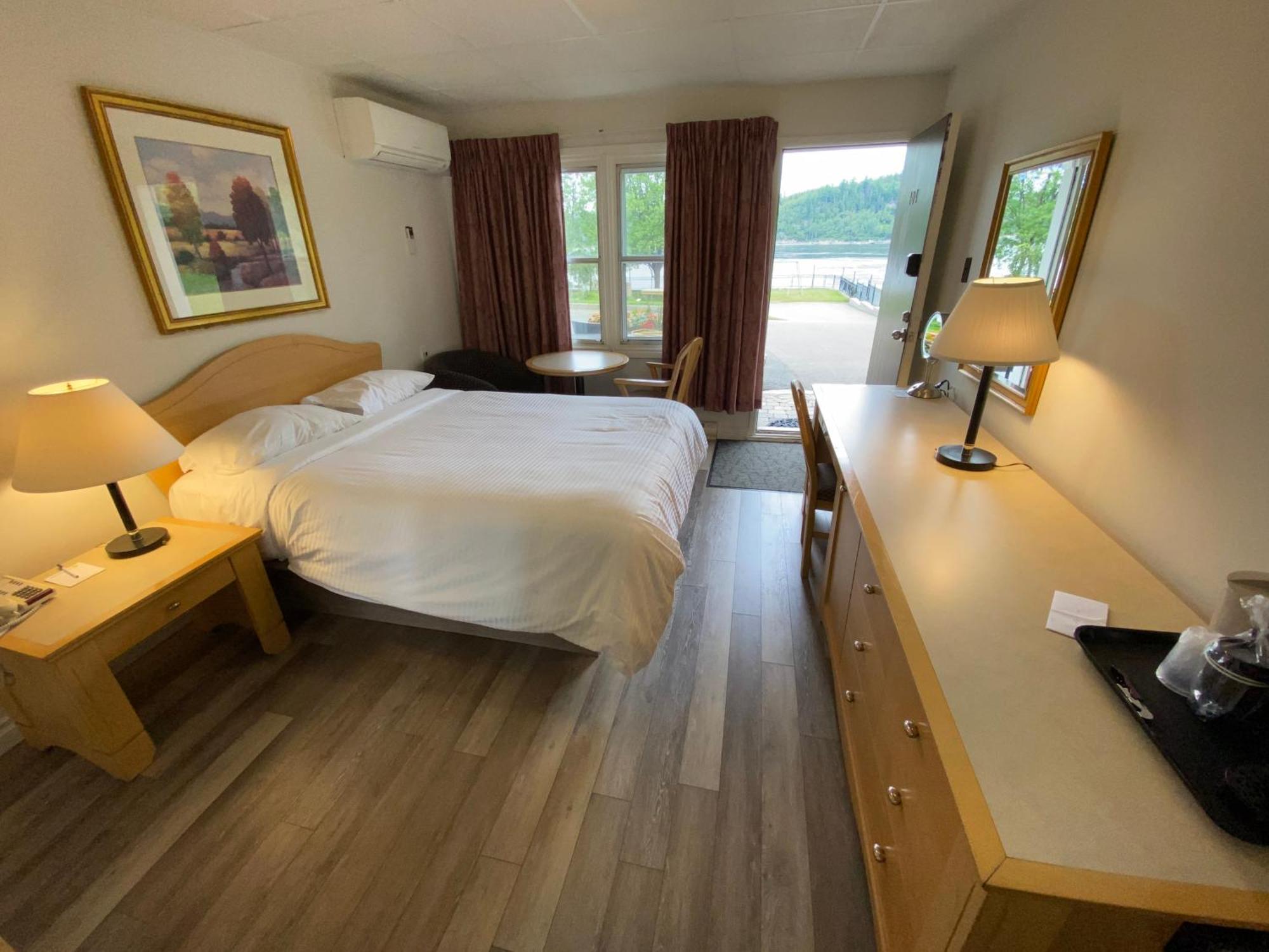 Motel Panoramique Saguenay Zewnętrze zdjęcie