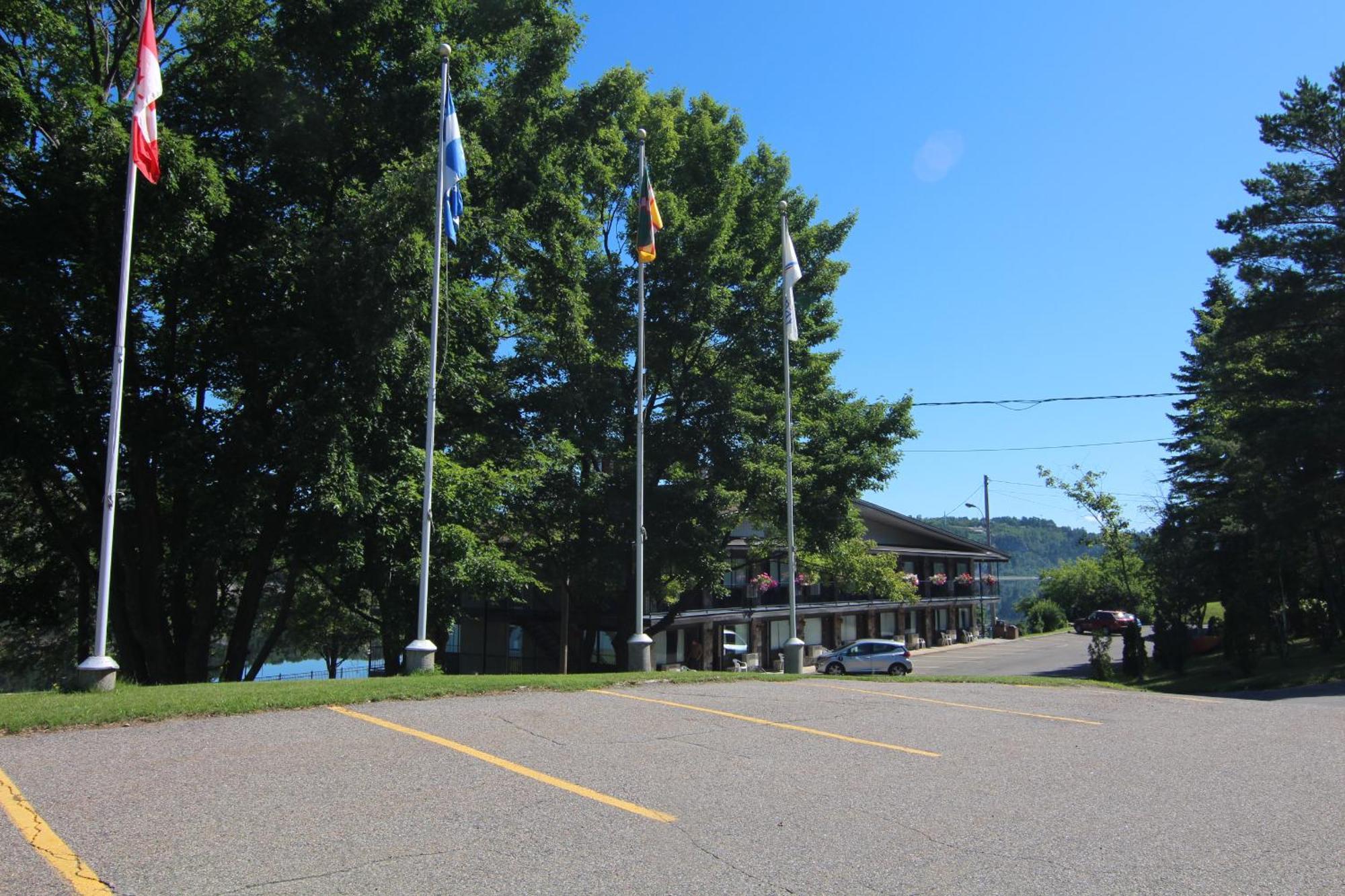 Motel Panoramique Saguenay Zewnętrze zdjęcie